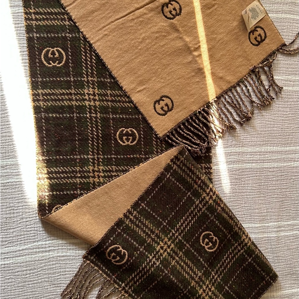 Gucci scarf like new - Picture 3 of 5